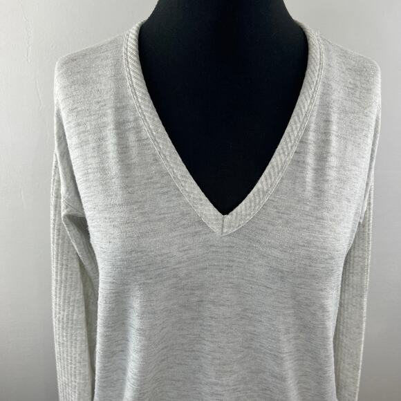 Rag & Bone Gray Knit Sweater Rayon Rib V-Neck Long Sleeve Pullover S Small - Picture 2 of 8